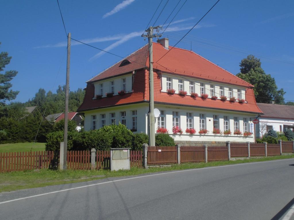 Penzion Laguna Hotel Kunratice  Exterior photo